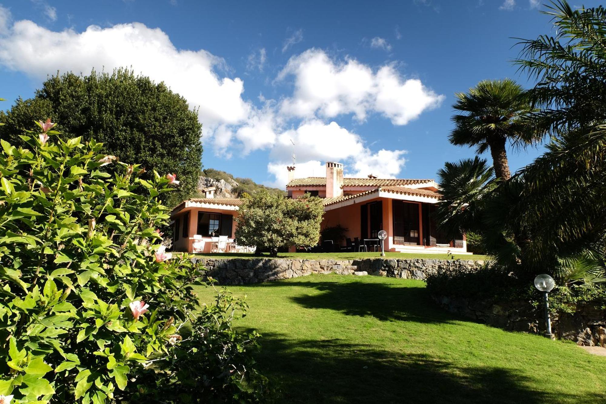 A Casa Di Angela B&B Carbonia Bagian luar foto
