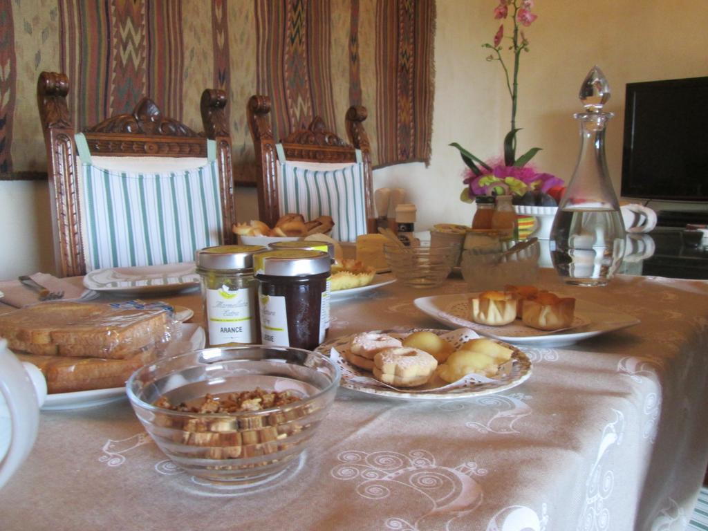 A Casa Di Angela B&B Carbonia Bagian luar foto