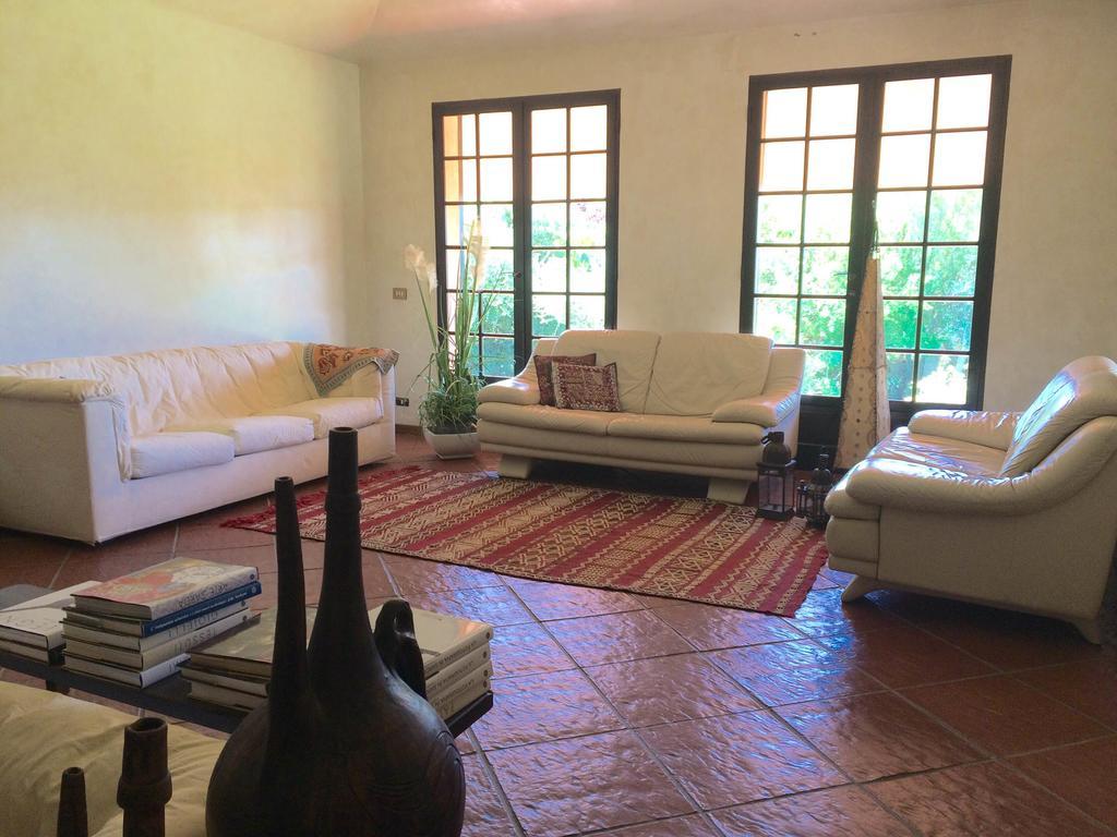 A Casa Di Angela B&B Carbonia Bagian luar foto